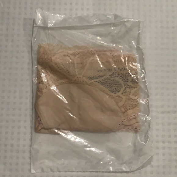 New Victoria's Secret Lace Trim Cheeky Panty Nude Size XS - Picture 4 of 14